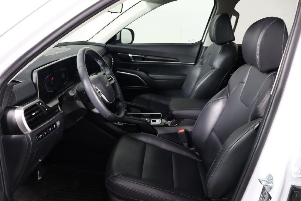 Used 2025 Kia Telluride S FWD image 14