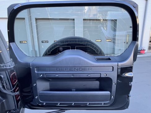 Certified 2024 Land Rover Defender 130 X-Dynamic SE image 35