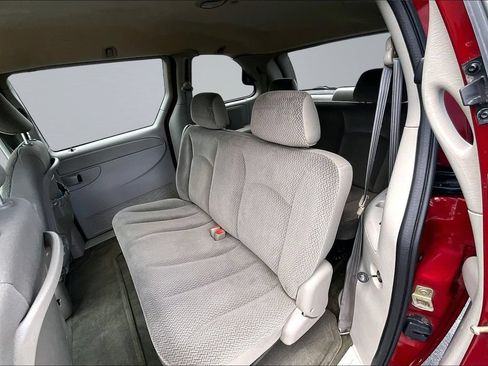 Used 2005 Chrysler Town & Country w/ Popular Equipment Group I FWD image 22