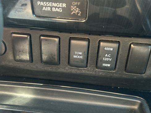 Used 2014 Nissan Titan SV w/ SV Value Truck Package RWD image 25