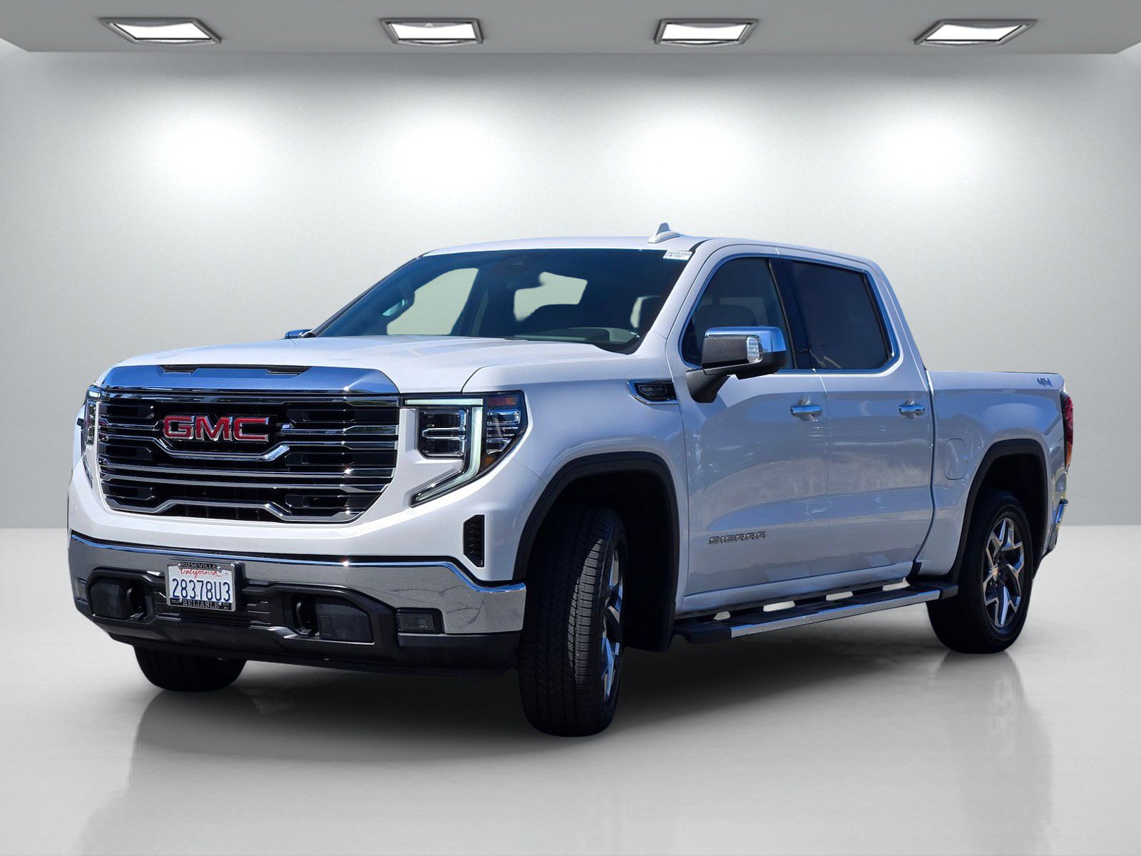 Used 2023 GMC Sierra 1500 SLT w/ SLT Premium Package AWD/4WD image 8