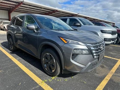 Used 2025 Nissan Rogue SV AWD/4WD image 7