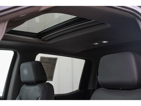 Used 2019 GMC Sierra 1500 SLT w/ SLT Premium Plus Package image 22