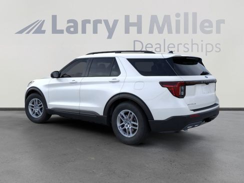 New 2026 Ford Explorer Active image 4