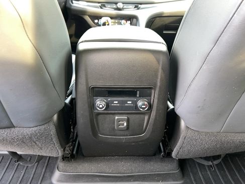 Used 2018 Buick Enclave Essence image 25