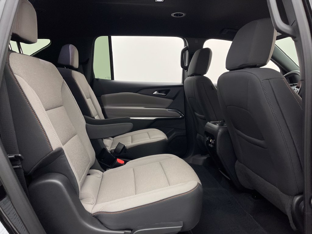 Used 2026 Chevrolet Traverse LT w/ Driver Confidence Package FWD image 39