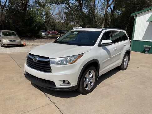 Used 2014 Toyota Highlander Limited w/ Driver Technology Package AWD/4WD image 5