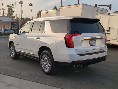 Certified 2022 GMC Yukon Denali image 4