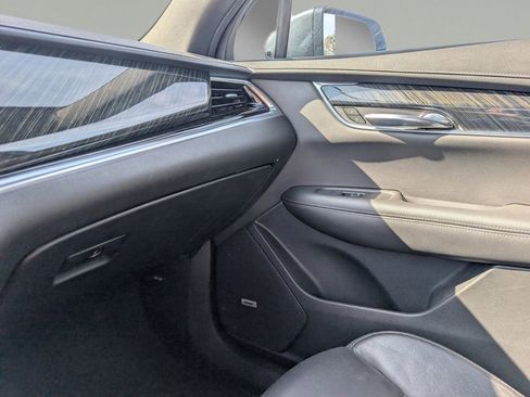 Used 2020 Cadillac XT6 Premium Luxury image 32