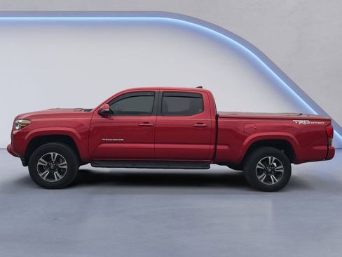 Used 2017 Toyota Tacoma TRD Sport RWD image 3