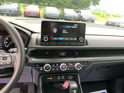 Used 2023 Honda CR-V EX image 13
