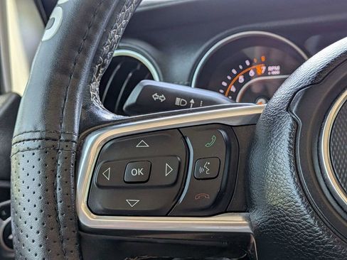 Used 2019 Jeep Wrangler Unlimited Sahara w/ Dual Top Group AWD/4WD image 27