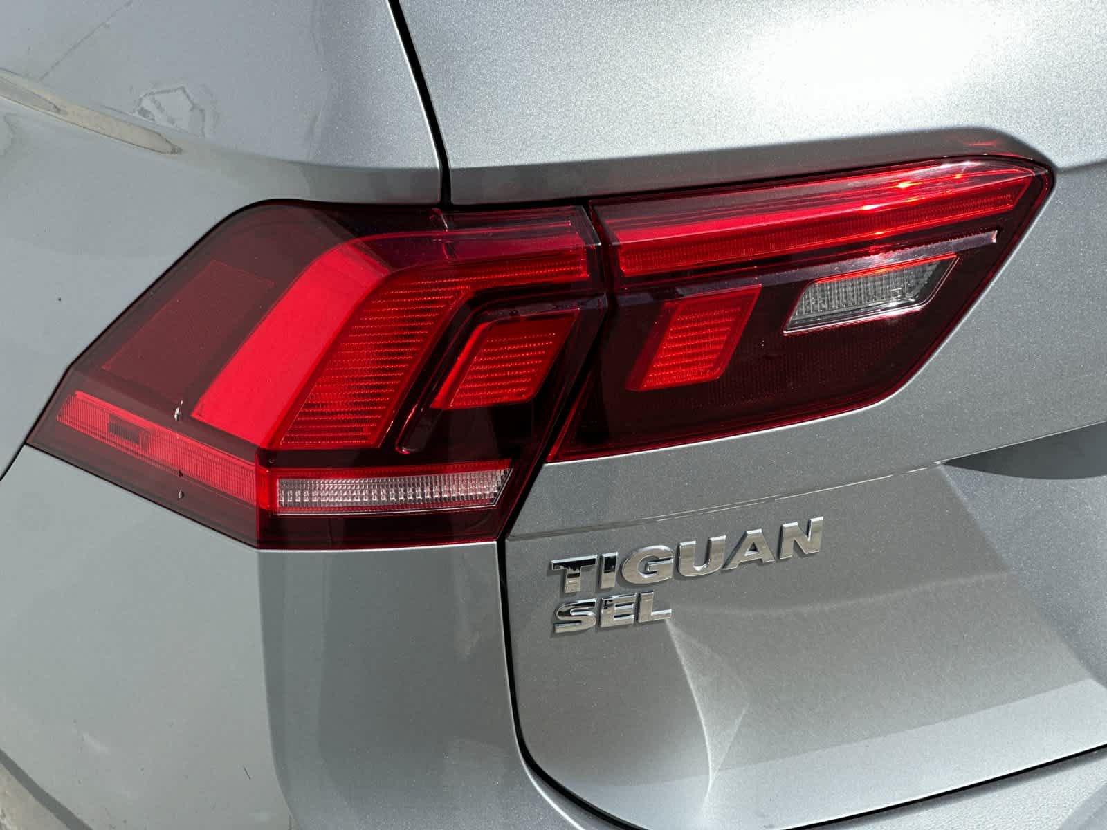 Used 2021 Volkswagen Tiguan SEL FWD image 29