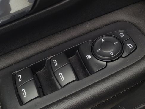 Used 2023 GMC Terrain SLT w/ Tech Package image 27