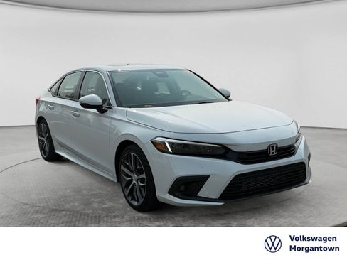 Used 2023 Honda Civic Touring image 3