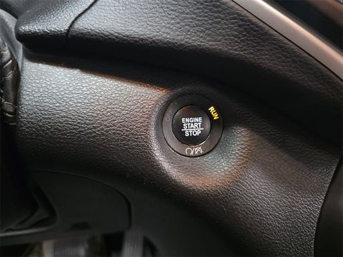 Used 2017 Jeep Cherokee Trailhawk w/ Comfort & Convenience Group image 21