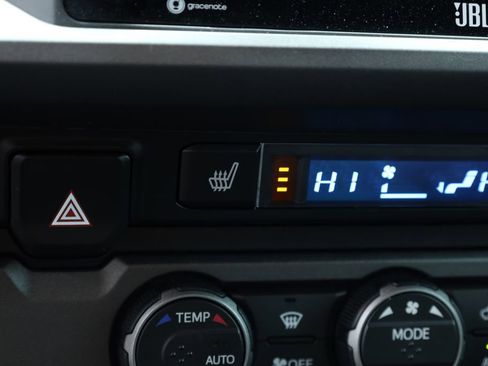 Used 2022 Toyota Tacoma TRD Sport image 25