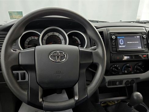Used 2014 Toyota Tacoma 2WD Regular Cab image 24