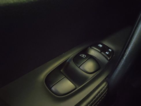 Used 2020 Nissan Rogue Sport S FWD image 27