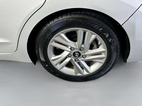 Used 2019 Hyundai Elantra SEL FWD image 35