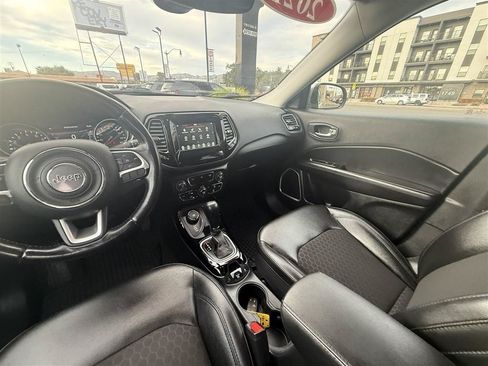 Used 2021 Jeep Compass Latitude AWD/4WD image 29