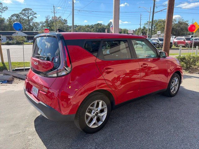Used 2023 Kia Soul LX w/ LX Technology Package FWD image 4