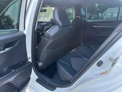 Used 2019 Toyota Camry SE FWD image 16