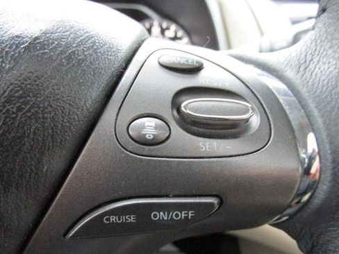 Used 2020 Nissan Murano SV w/ Premium Package image 14