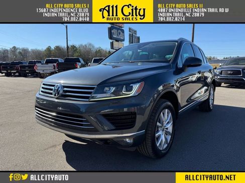 Used 2016 Volkswagen Touareg Sport image 3