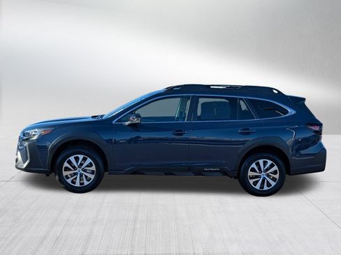 Used 2025 Subaru Outback Premium image 4