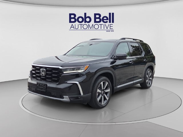 Used 2025 Honda Pilot Touring image 1