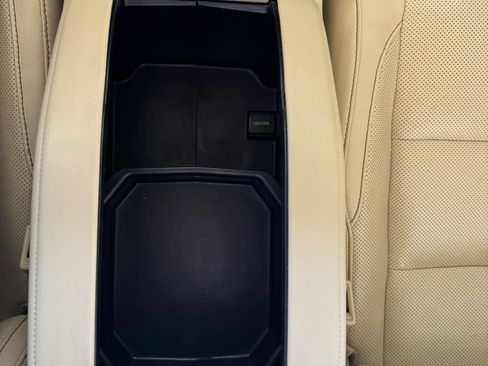 Used 2017 Toyota Highlander Limited Platinum FWD image 15
