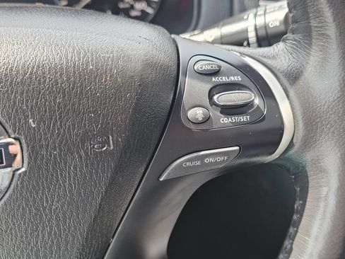 Used 2020 Nissan Pathfinder SL AWD/4WD image 29