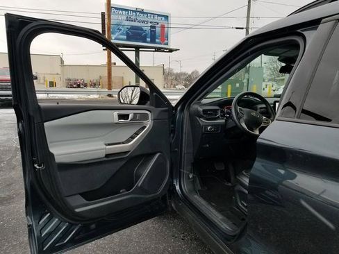 Certified 2022 Ford Explorer XLT w/ Equipment Group 202A image 11