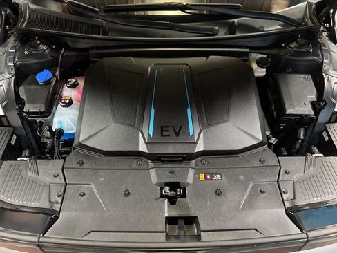 Used 2024 Hyundai Ioniq 5 Limited image 17