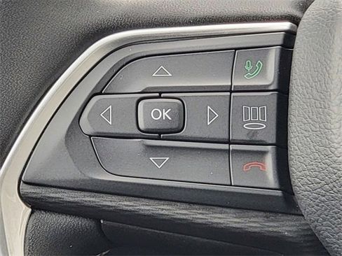 Certified 2023 Jeep Grand Cherokee Laredo X image 33