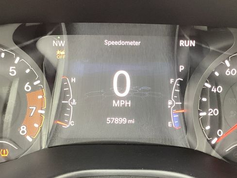 Used 2024 Jeep Compass Latitude image 3