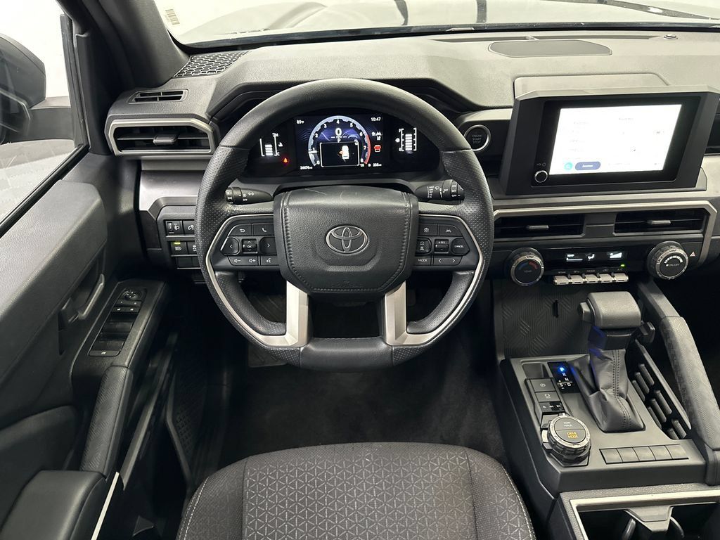 Used 2025 Toyota 4Runner SR5 AWD/4WD image 22