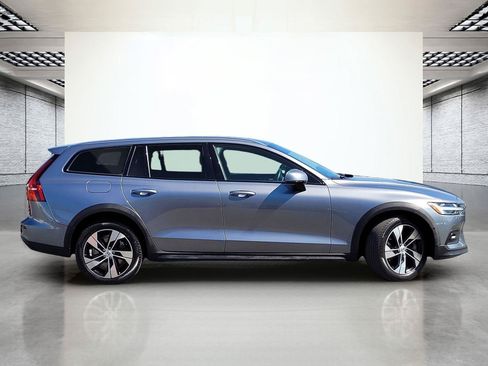 Used 2021 Volvo V60 T5 Cross Country w/ Climate Package AWD/4WD image 6