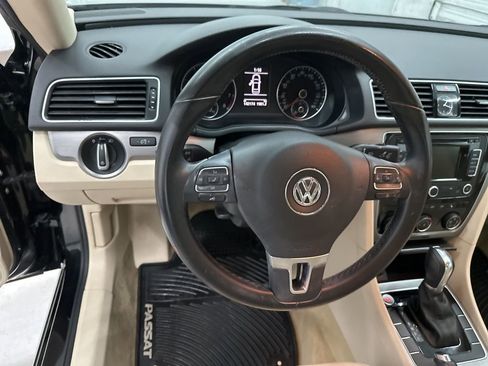 Used 2014 Volkswagen Passat 1.8T SE image 10
