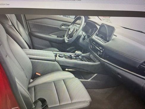 Used 2023 Nissan Rogue SL w/ SL Premium Package image 6