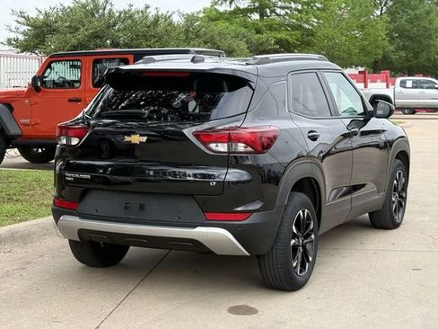 Used 2023 Chevrolet TrailBlazer LT w/ Convenience Package AWD/4WD image 4
