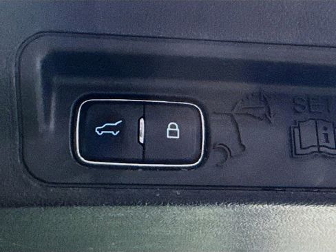 Used 2020 Ford Explorer XLT w/ Equipment Group 202A image 32