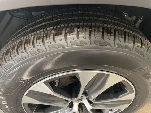 Used 2023 Toyota Highlander XLE image 8