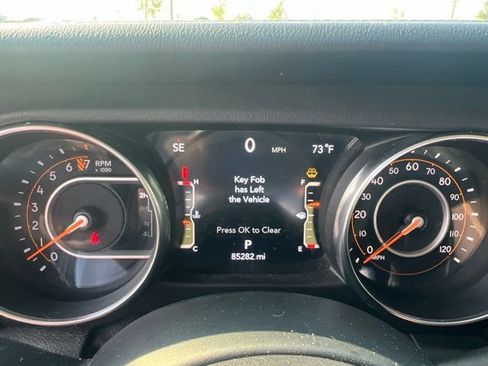 Used 2018 Jeep Wrangler Unlimited Sahara AWD/4WD image 22