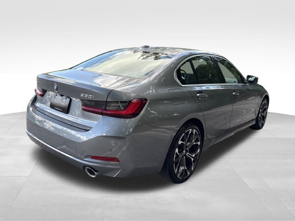 Used 2026 BMW 330i xDrive Sedan AWD/4WD image 5