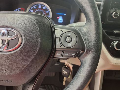 Used 2022 Toyota Corolla Cross L FWD image 19