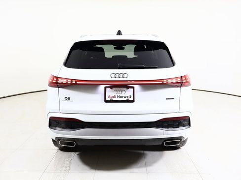 Used 2025 Audi Q5 Premium w/ Convenience Package image 14