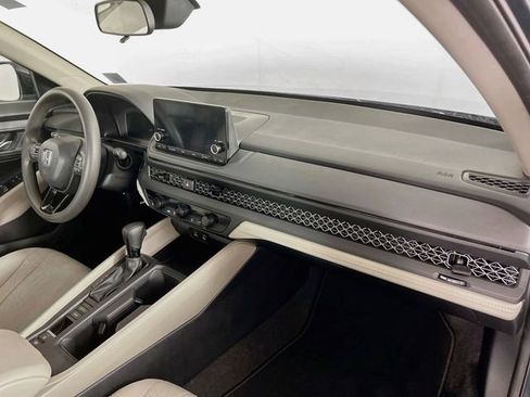 Certified 2023 Honda Accord LX image 28