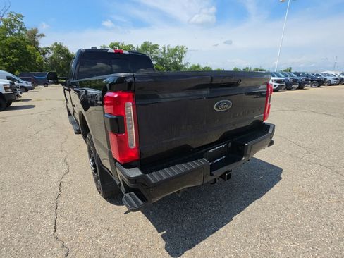 Used 2023 Ford F350 Lariat w/ Black Appearance Package AWD/4WD image 12